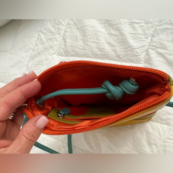 ili NY & Co. Cross Body Purse! Genuine Leather in excellent condition. - Picture 6 of 16